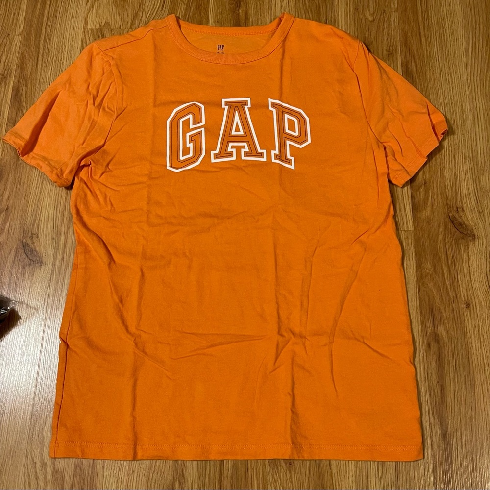 Boys orange short sleeve GAP logo tee size xxl never worn !